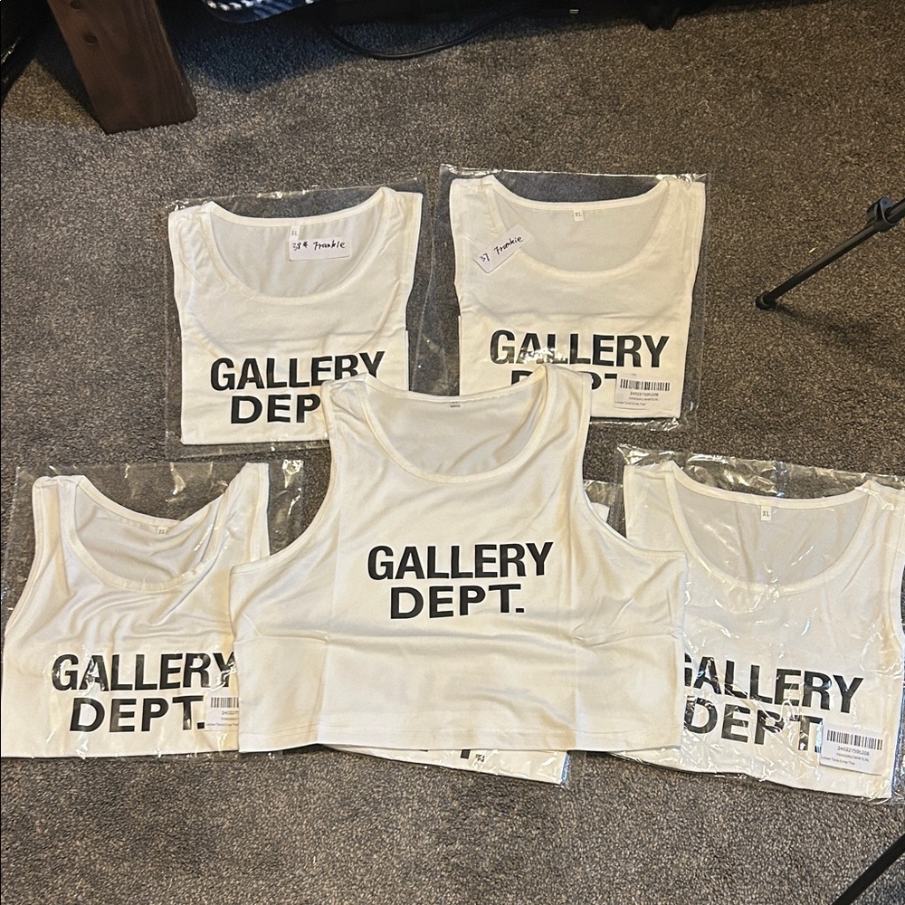 GALLERY DEPT. White Cropped Tank Top with Black Logo